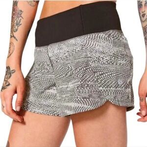 Lululemon Run Times Short II 4-way Stretch 4" Swerve Vapor Metal Gray/Black Sz 4